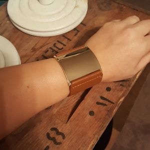 Feaux leather/gold band style bracelet